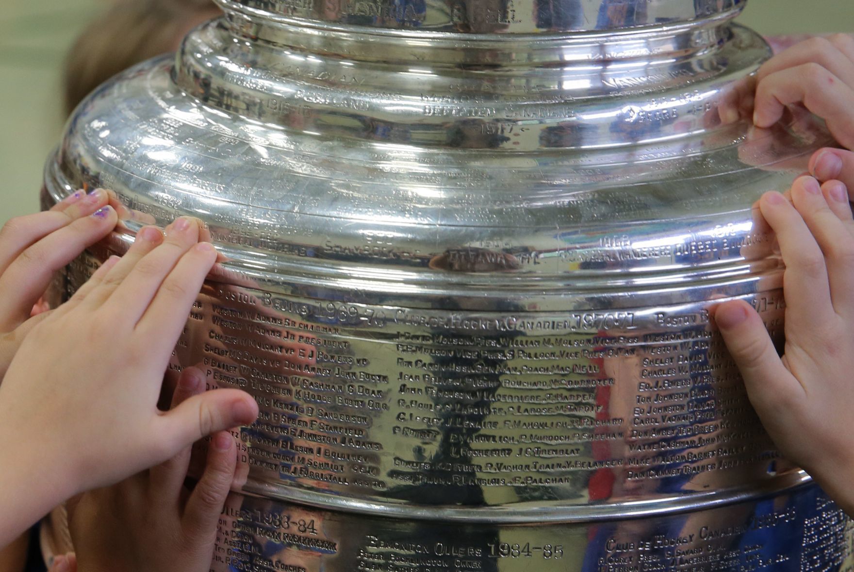Stanley Cup visits Barretts Elementary